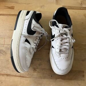 Nike gamma force  White and Black Sneakers size 7.5